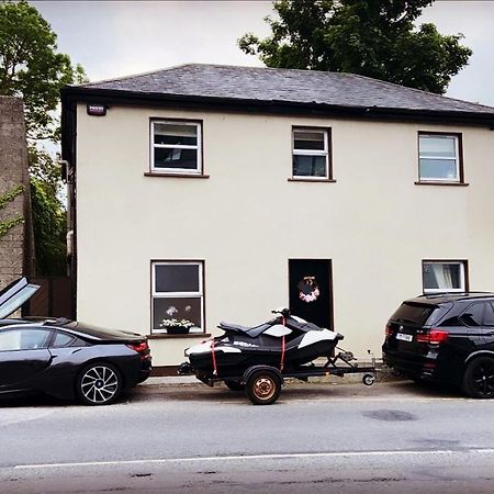 Town Villa With Charming Garden, Bbq Area & Sleeps 6 Cashel  Exteriör bild