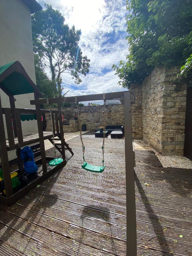 Town Villa With Charming Garden, Bbq Area & Sleeps 6 Cashel  Exteriör bild